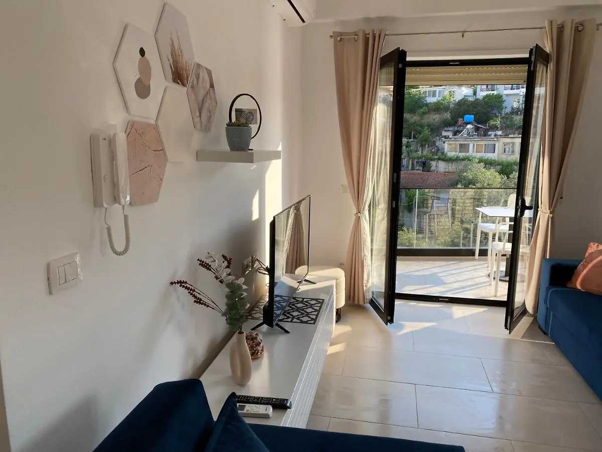 Apartment Artemis Himarë
