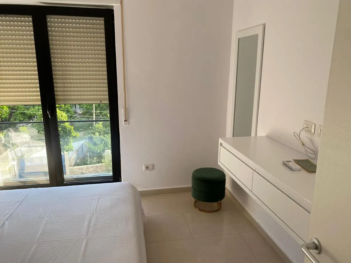 Apartment Artemis Himarë