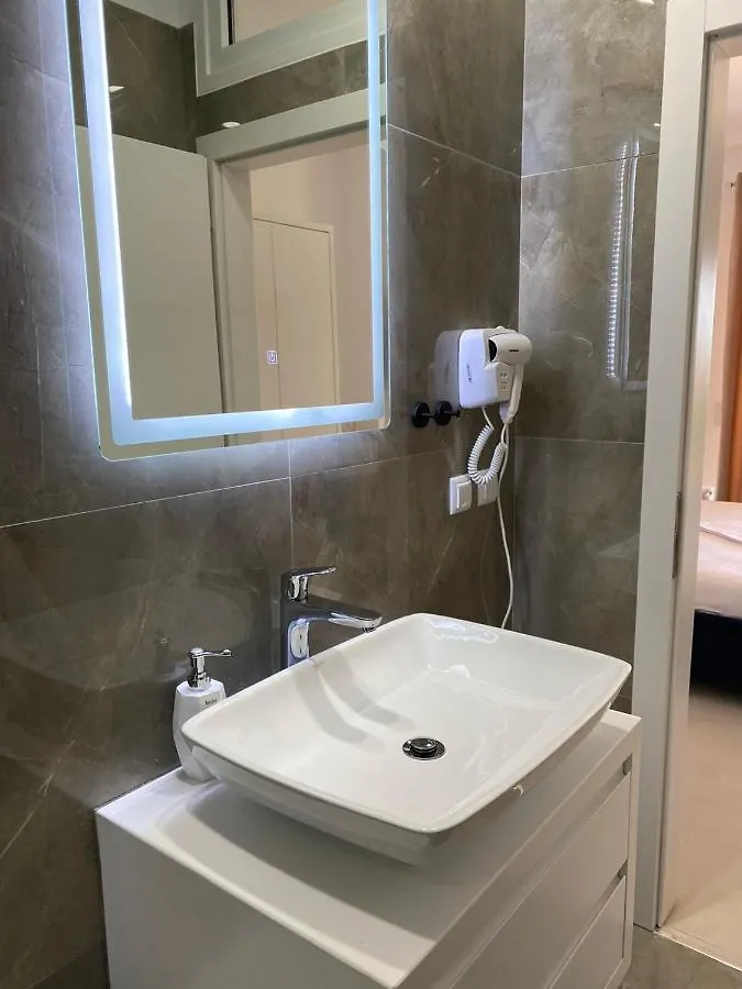Apartment Artemis Himarë