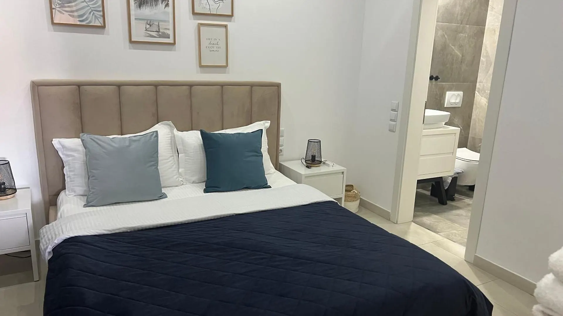 Apartment Artemis Himarë