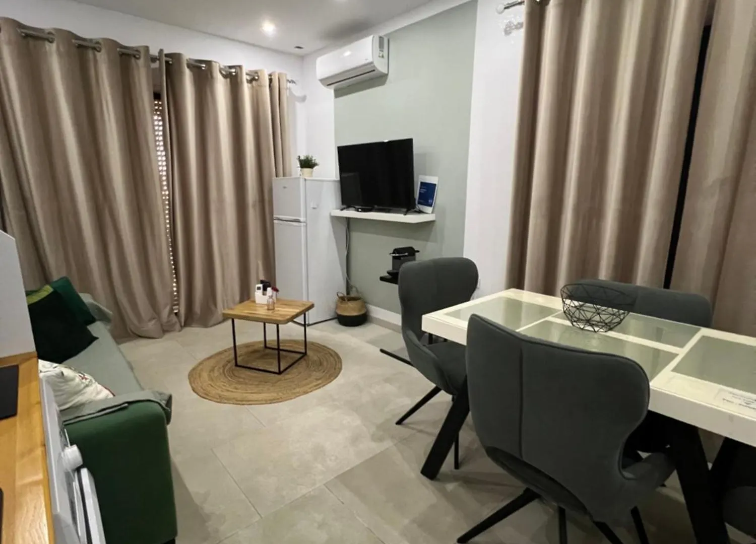 Apartment Artemis Himarë