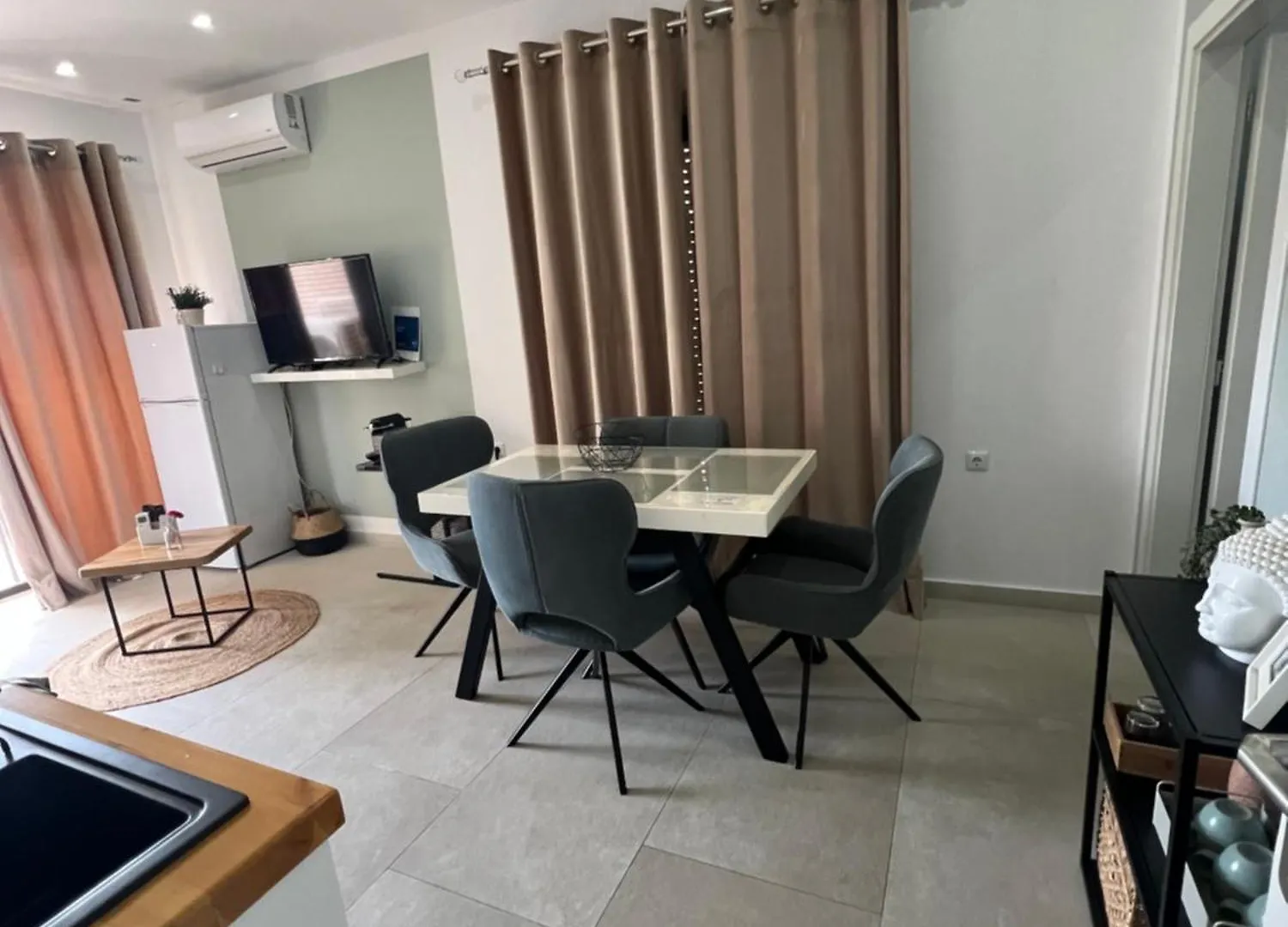 Apartment Artemis Himare