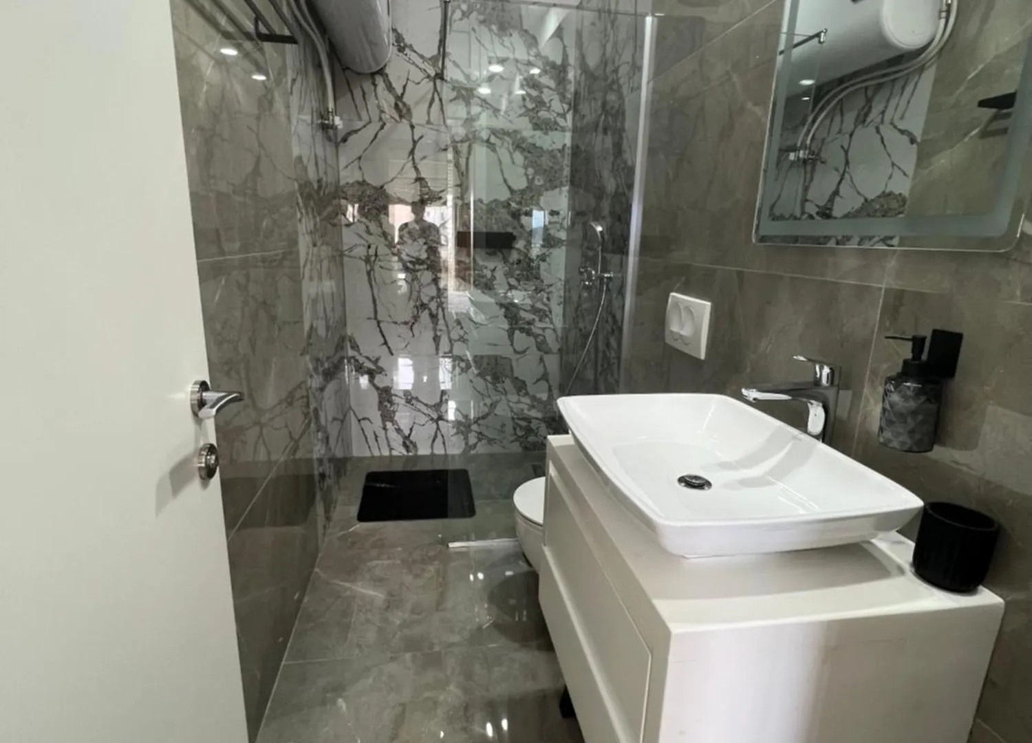 Apartment Artemis Himarë 0*,